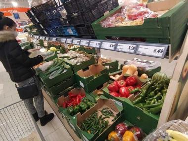 Вечерни новини: Властта с идея за държавен магазин за храни; По-евтин газ за април