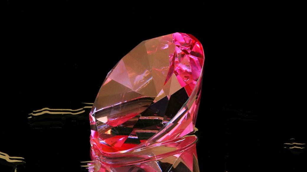 Рядък розов диамант отива на търг за $35 милиона