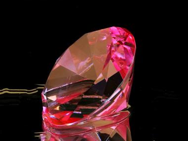 Рядък розов диамант отива на търг за $35 милиона