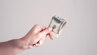 Ерата на лесните пари свърши, а сметката тепърва се задава