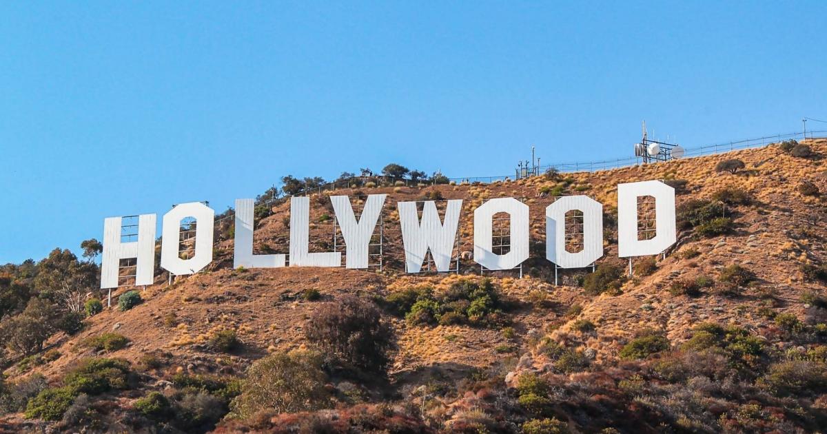 Таормина, град, разположен на върха на хълм в Сицилия, винаги