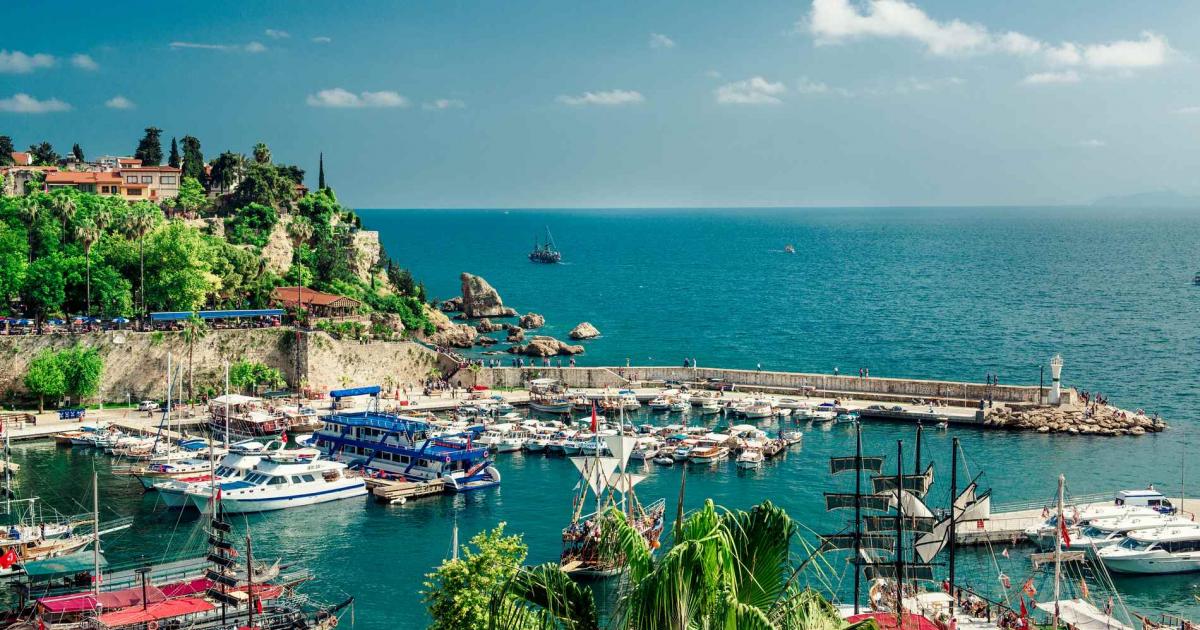 Туризмът в Анталия бележи рекорд. Само за първите три месеца