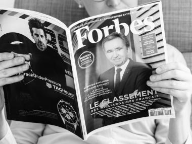 Близо половината милиардери на планетата „обедняха“ през 2022 г.