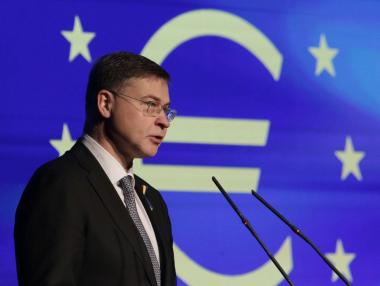 Домбровскис: България няма шанс за по-ранно влизане в еврозоната