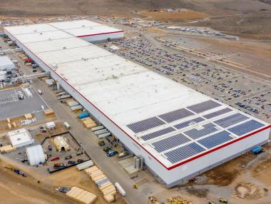 Tesla ще строи още една мегафабрика за промишлени батерии