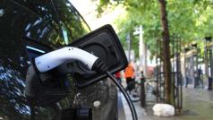 Служебното правителство подготвя Закон за насърчаване на електрическата мобилност чиято