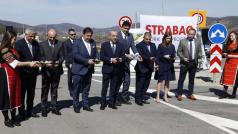 На кратка церемония служебният премиер Гълъб Донев и регионалният министър