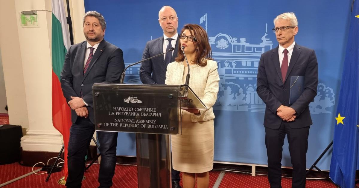 Двете най-големи политически сили – ГЕРБ-СДС и новата коалиция на