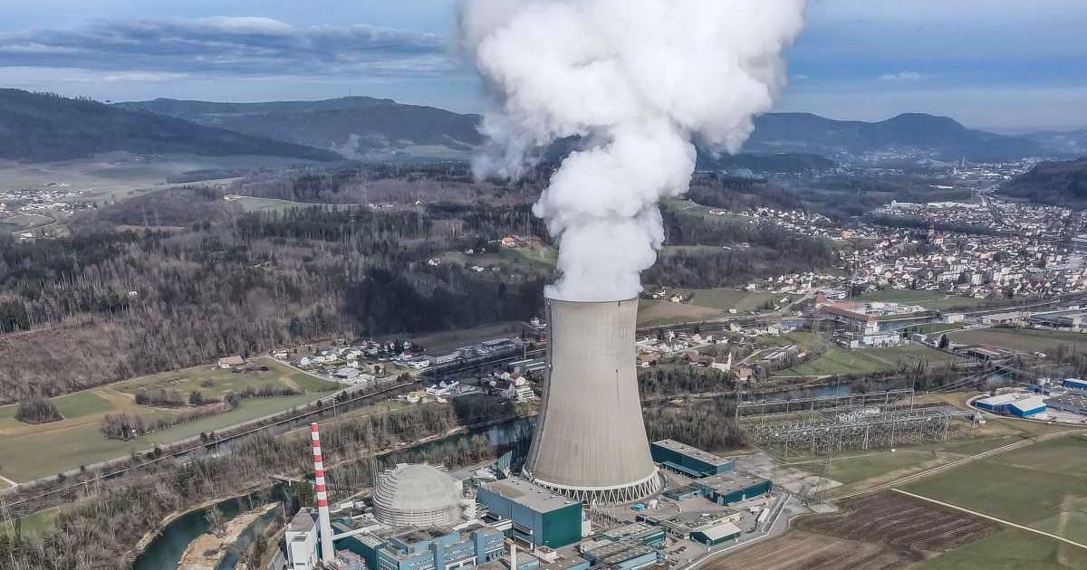 Германия изключва щепсела на последните си три атомни електроцентрали, слагайки
