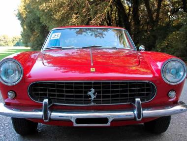 Треска за Ferrari: Ретро колите привличат многомилионни инвестиции