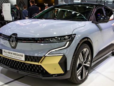 Под натиск от Tesla: Renault ще преразглежда цените си по света