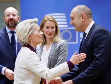 България се опълчва на Брюксел и забранява вноса на зърно от Украйна