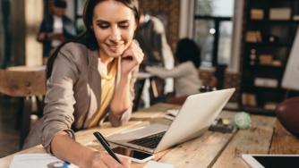 Корпоративната политика е решаваща за задържане на служителите