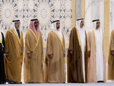 Бизнес империя: Откъде идват парите на най-богатата фамилия в света?