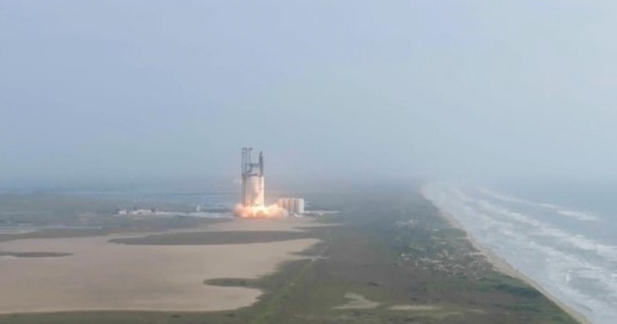 Зрелищната експлозия на мегаракетата Starship на SpaceX, минути след като