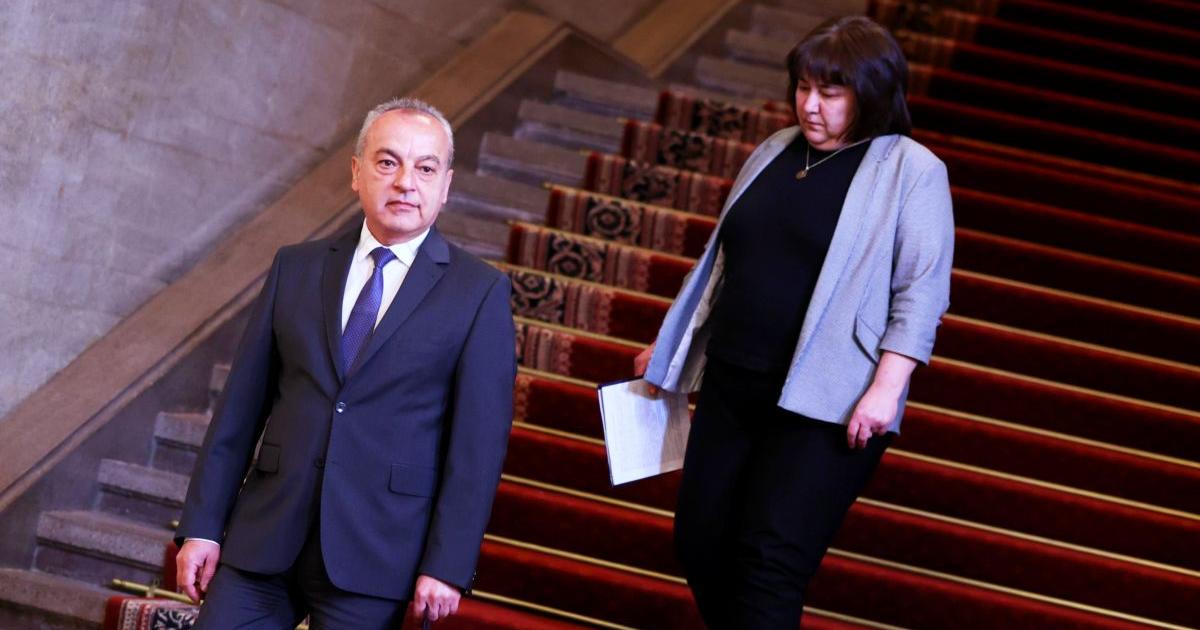 Служебният кабинет внася бюджет, с който еврозоната ще е само