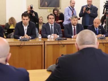 „Всичко сме си простили“: ГЕРБ и ПП-ДБ започват детайлната законодателна работа