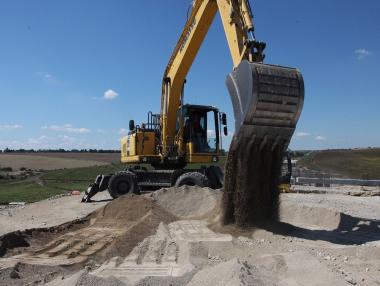 Държавата глоби себе си за незаконното строителство по „Хемус“