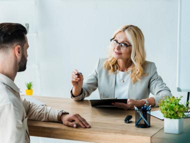 Преглед на социалните мрежи вместо CV: еволюцията в набирането на персонал