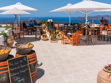 Туристическата мечта на Гърция: безкрайното лято, безкрайни посетители