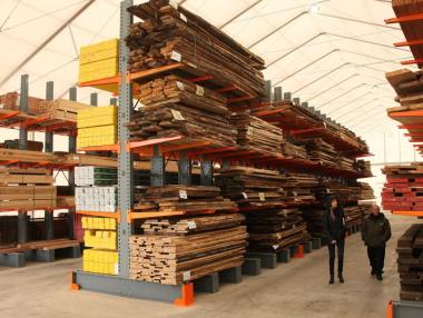 Частният сектор отстъпва на пазара на труда в 205 общини