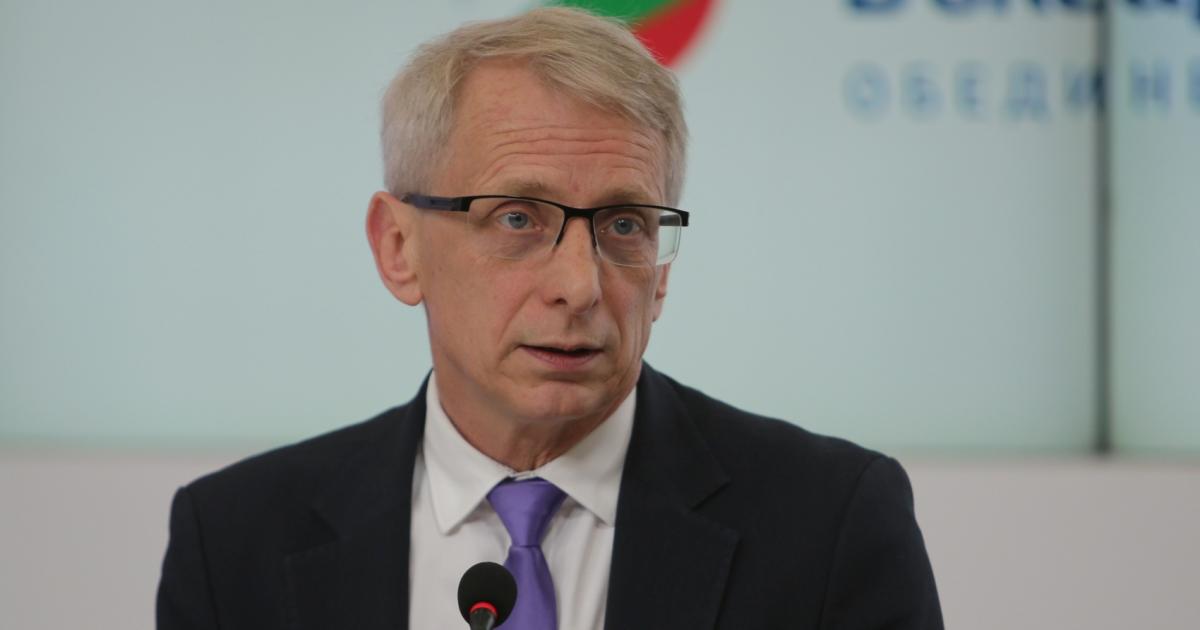 Въпреки че все още президентът не е връчил първия мандат,