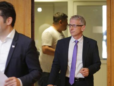 Вечерни новини: Кой откъде идва в проектокабинета; Украйна иска един от реакторите за АЕЦ „Белене“