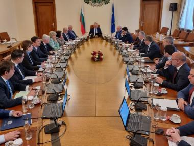 Правителството отмени националната забрана за внос на украински стоки