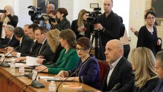 Вечерни новини: ГЕРБ и ДПС сближиха позиции; ЕЦБ пак повиши лихвите