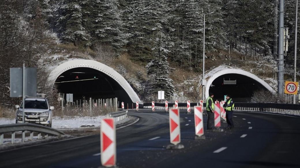 Състезание без конкуренция: АПИ избра изпълнителите за ремонт на тунели по „Хемус“