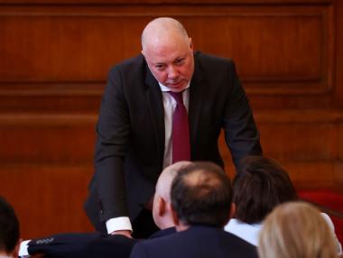 Вечерни новини: ГЕРБ изигра ПП-ДБ за комисиите; АПИ пусна движението по Северния обход на Бургас