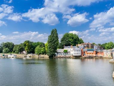 Английското градче, което пази истинския „Камък на съдбата“