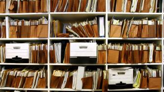 Все по-висока дигитализация, но администрацията продължава да се увеличава