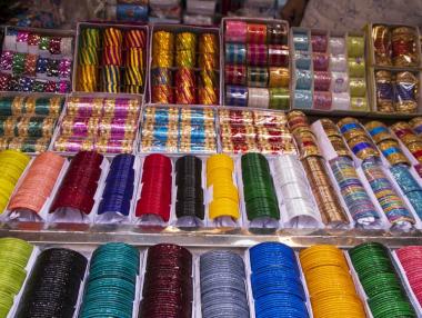 Индийският град, който превръща стъклото в злато