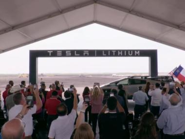 Tesla започва да строи огромна литиева рафинерия (видео)