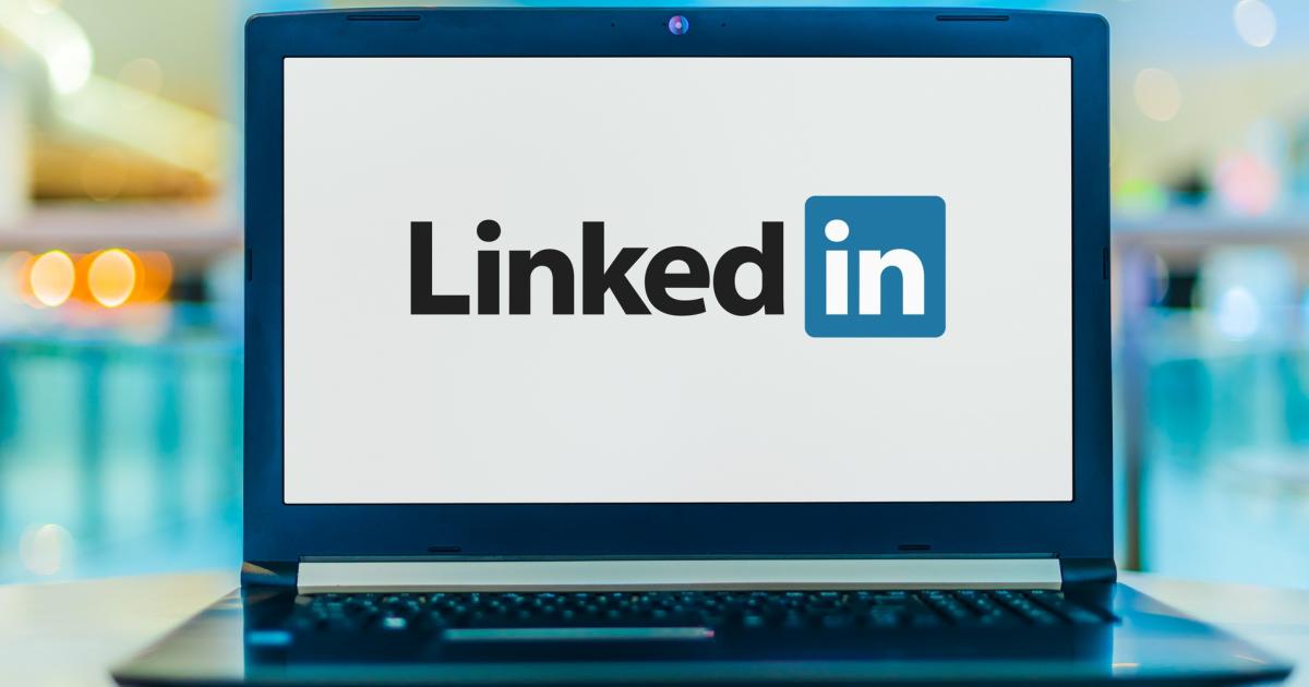 LinkedIn, деловата социална мрежа, собственост на Microsoft Corp, ще съкрати