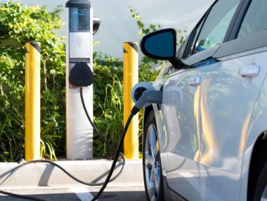 Класически или електрически автомобил: Специалисти изчисляват кое е по-изгодно