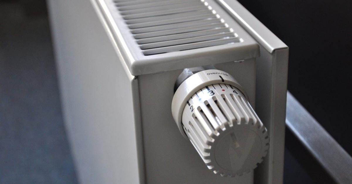 И докато цената на тока за битовите потребители почти не