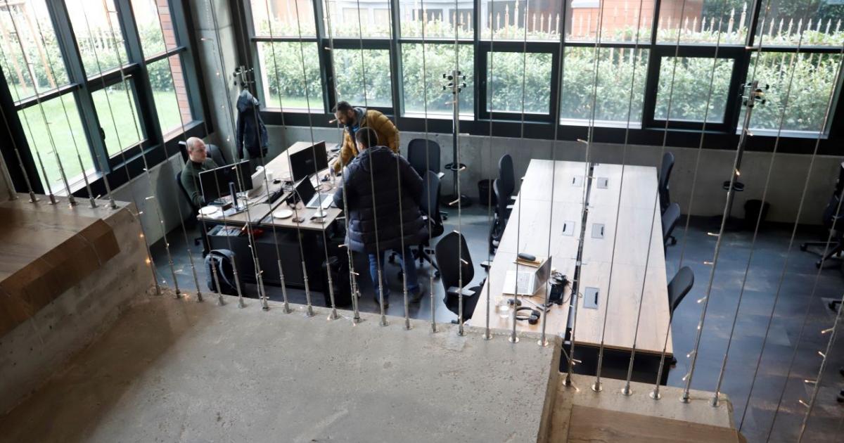 Средата работна заплата в страната продължава да расте сериозно, достигайки 1