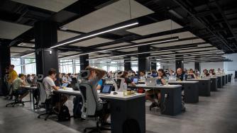 Средната работна заплата нарасна рекордно през март