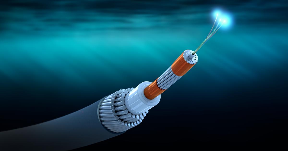 ЕС планира подводен интернет кабел, за да подобри свързаността с