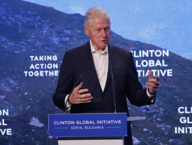 Клинтън поздрави България за напредъка ѝ през годините