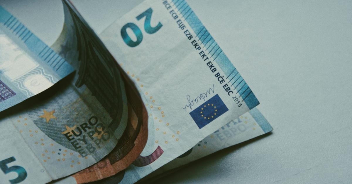 В далечната вече 2020 година Европейската комисия стартира обсъждане на