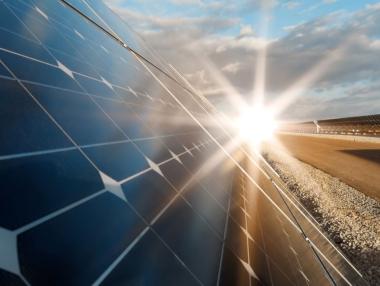 Липсата на достатъчно зелена енергия държи цените високи