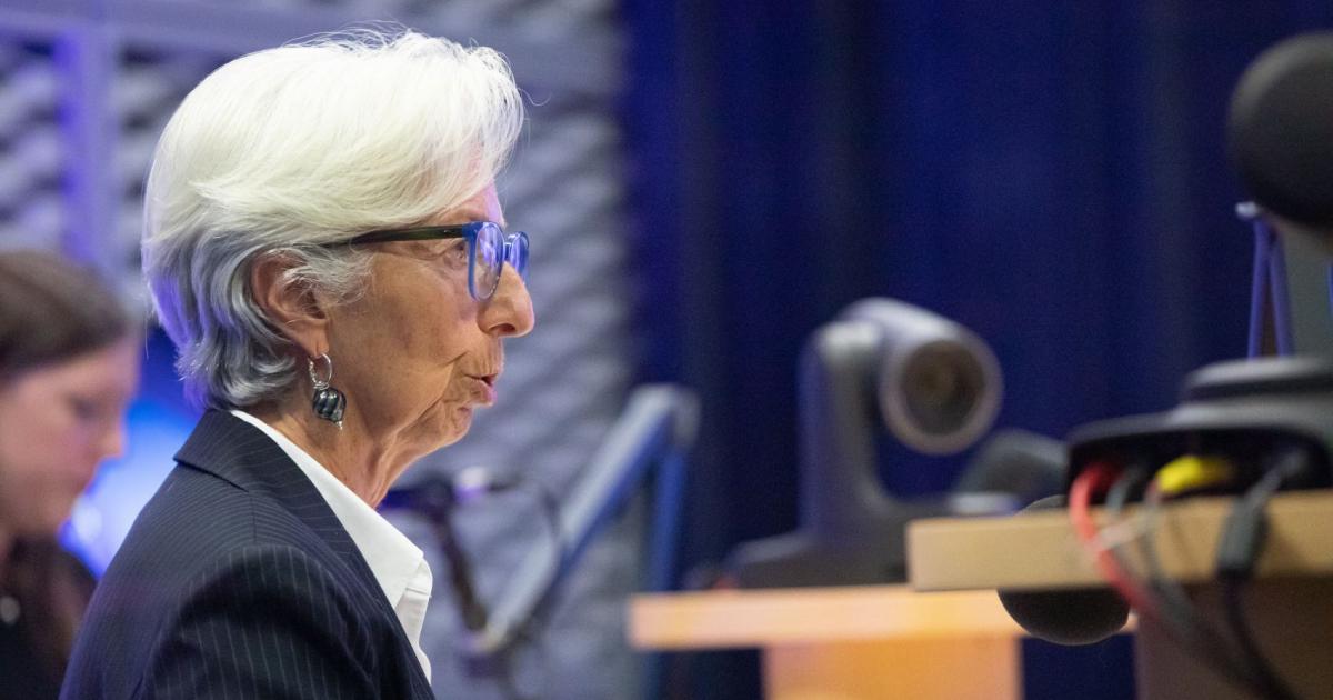 Европейската централна банка (ЕЦБ) обсъжда завишаване на изискванията си към