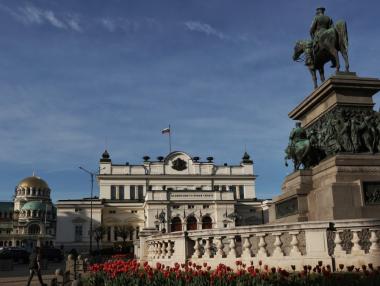 Спира ли държавата на 10 юни?