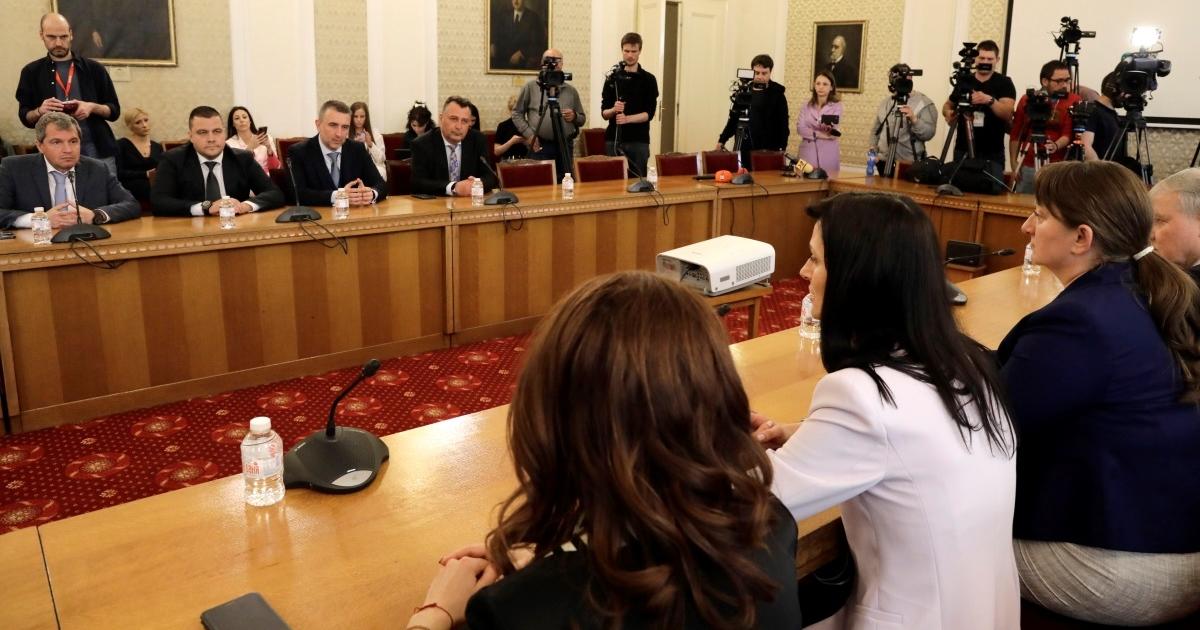 ГЕРБ-СДС ще приемат експерти от ДПС и Има такъв народ“