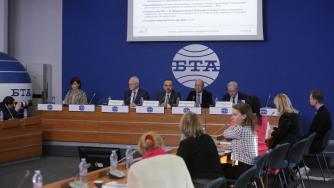 Въпреки по-ниските цени на тока бизнесът настоява за компенсации