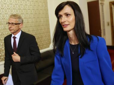 Вечерни новини: ПП-ДБ и ГЕРБ правят коалиция; Бизнесът настоява за енергийни компенсации