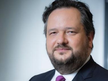 Роден в България мениджър ще съживява гиганта Societe Generale